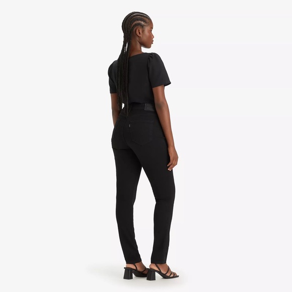 Levi’s 721 High Rise Skinny in Soft Black (28x30) - Picture 16 of 16